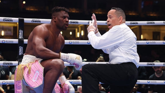 NGANNOU PRZYZNAJE: NIE PAMIĘTAM NIC Z 2. RUNDY