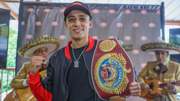 ESPINOZA - SANCHEZ O PAS WBO W FIGHTKLUBIE