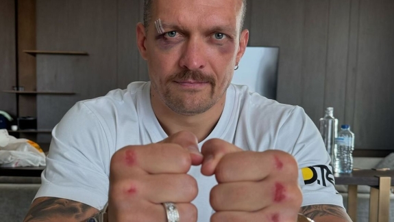 USYK W WALKACH W MMA LUB NA GOŁE PIĘŚCI?