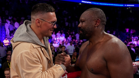 CHISORA CHCE WRÓCIĆ W GRUDNIU, CELUJE W WHYTE'A