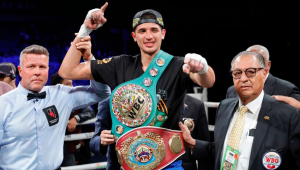 FUNDORA ZWAKOWAŁ PAS WBO, ZAYAS O PAS Z INNYM RYWALEM