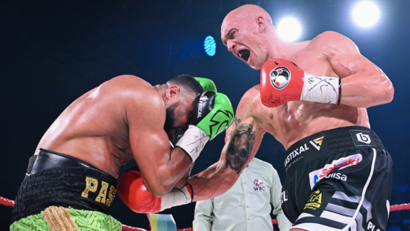 CIEŚLAK NIE DAŁ SZANS PASCALOWI, ZDOBYŁ PAS WBC