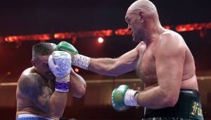 TYSON FURY: ZNISZCZYŁBYM DUBOIS