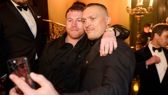 CANELO POSTAWIŁ PÓŁ MILIONA DOLARÓW NA USYKA
