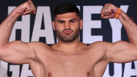 HRGOVIC WYGRYWA, BALL OBRONIŁ PAS WBA