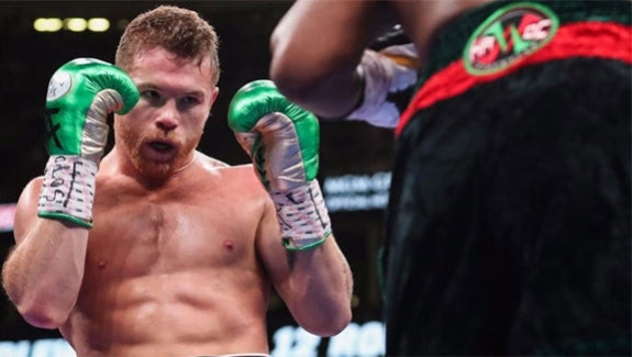 CANELO WRÓCI W LUTYM LUB MARCU