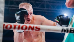 WELTER ZASTOPOWAŁ HARDZEIKĘ W 9. RUNDZIE