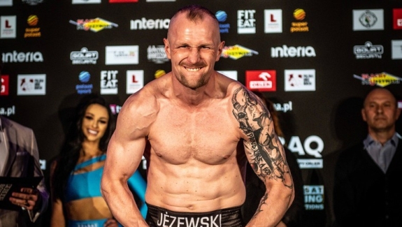 JEŻEWSKI - CALIC O PAS WBC INTERNATIONAL WAGI BRIDGER