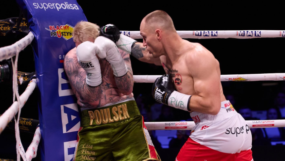 WOŁCZECKI WYGRYWA NA PUNKTY W DZIERŻONIOWIE