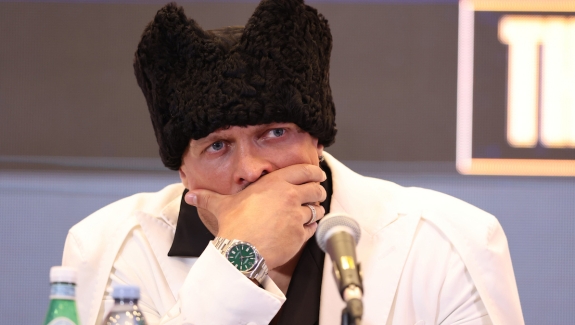 GASIJEW, WILDER I CHISORA MAJĄ CHRAPKĘ NA PASY USYKA