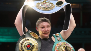 PRICE OBRONIŁA MISTRZOWSKIE PASY W WADZE PÓŁŚREDNIEJ