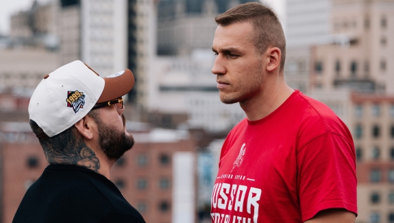 KNYBA I RUIZ JR STANĘLI OKO W OKO