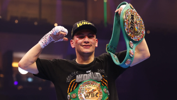 ORTIZ WRACA NA GALI BENAVIDEZ - CIEŚLAK